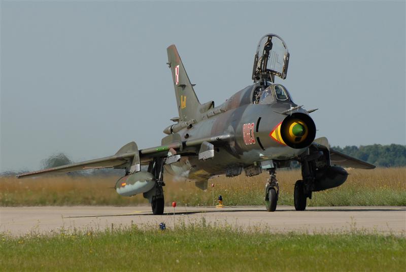 one of three Polish Air Force Su-22s from 8elt.jpg - jens.schymura@onlinehome.de